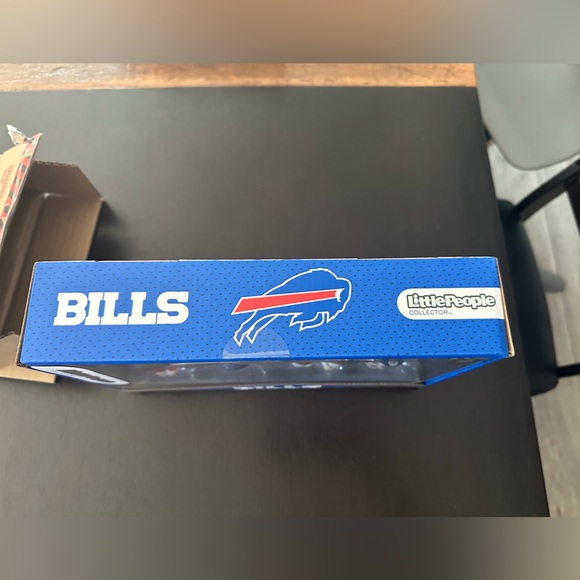 New in Box: Buffalo Bills Fisher Price Little People Collector 2023/2024 set - Picture 3 of 14